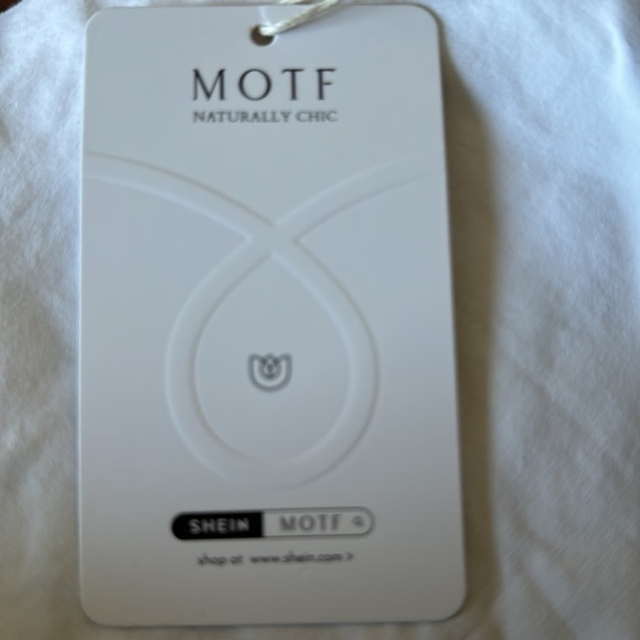 Elegant Black Textured Dress. Ptp 18” lenght 39”fully lined - Picture 11 of 11